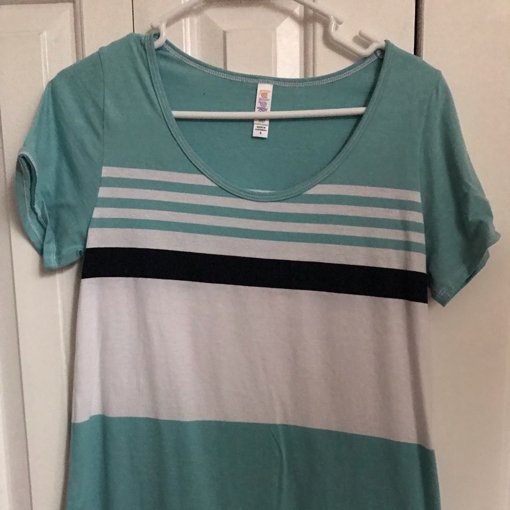 LuLaRoe Classic T!